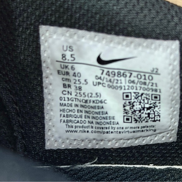 Nike Court Royale Black & White Shoes 8.5 Women’s Sneakers 749867010 - Picture 3 of 14